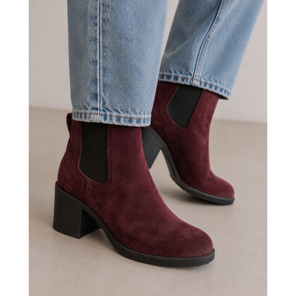Sam Edelman Chunky Heel Chelsea Boots Suede Red Block Heeled Ankle 5.5 Classic